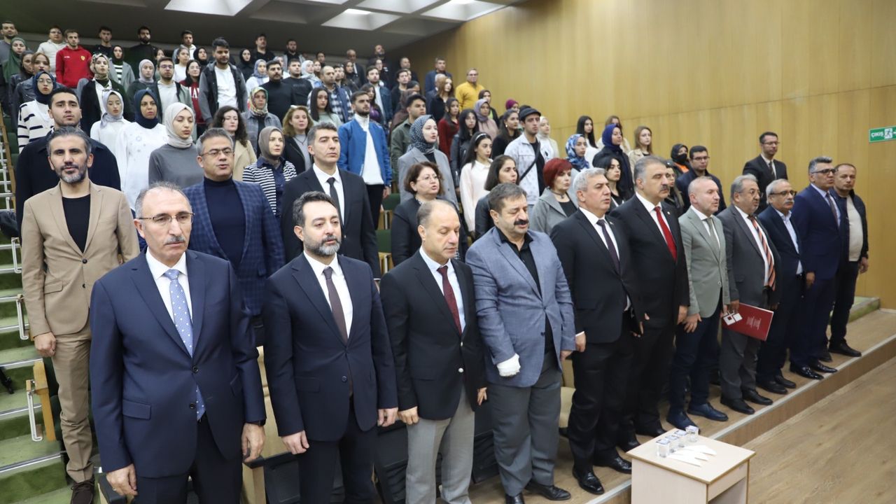 FIRAT ÜNİVERSİTESİNDE CUMHURİYET BAYRAMI NEDENİYLE KONFERANS DÜZENLENDİ