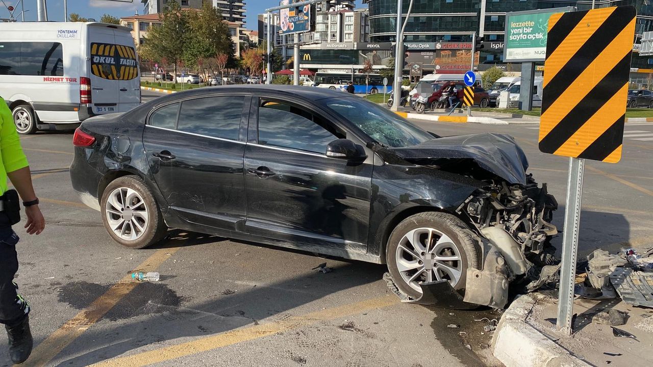 ZİNCİRLEME TRAFİK KAZASI: 4 YARALI