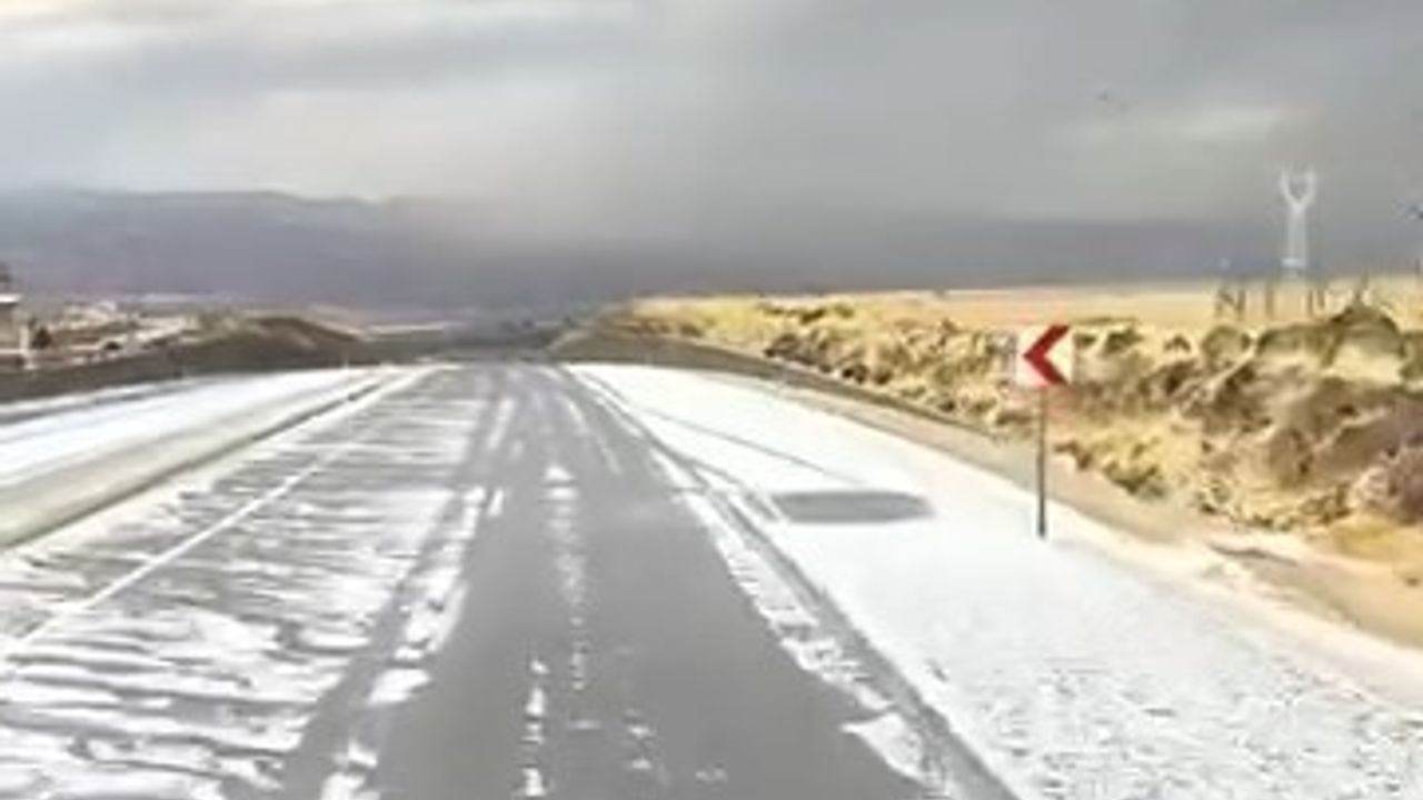 ELAZIĞ'DA DOLU YAĞIŞI