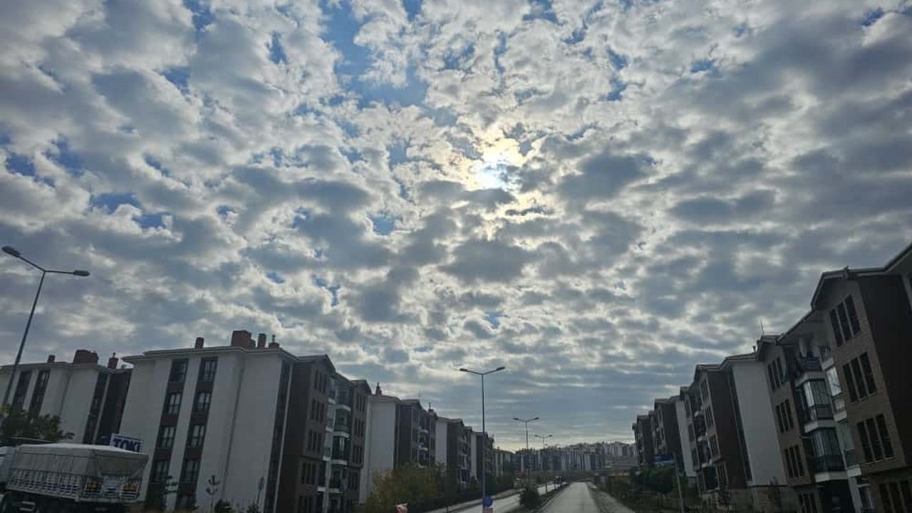 BULUTLAR GÖRSEL ŞÖLEN SUNDU