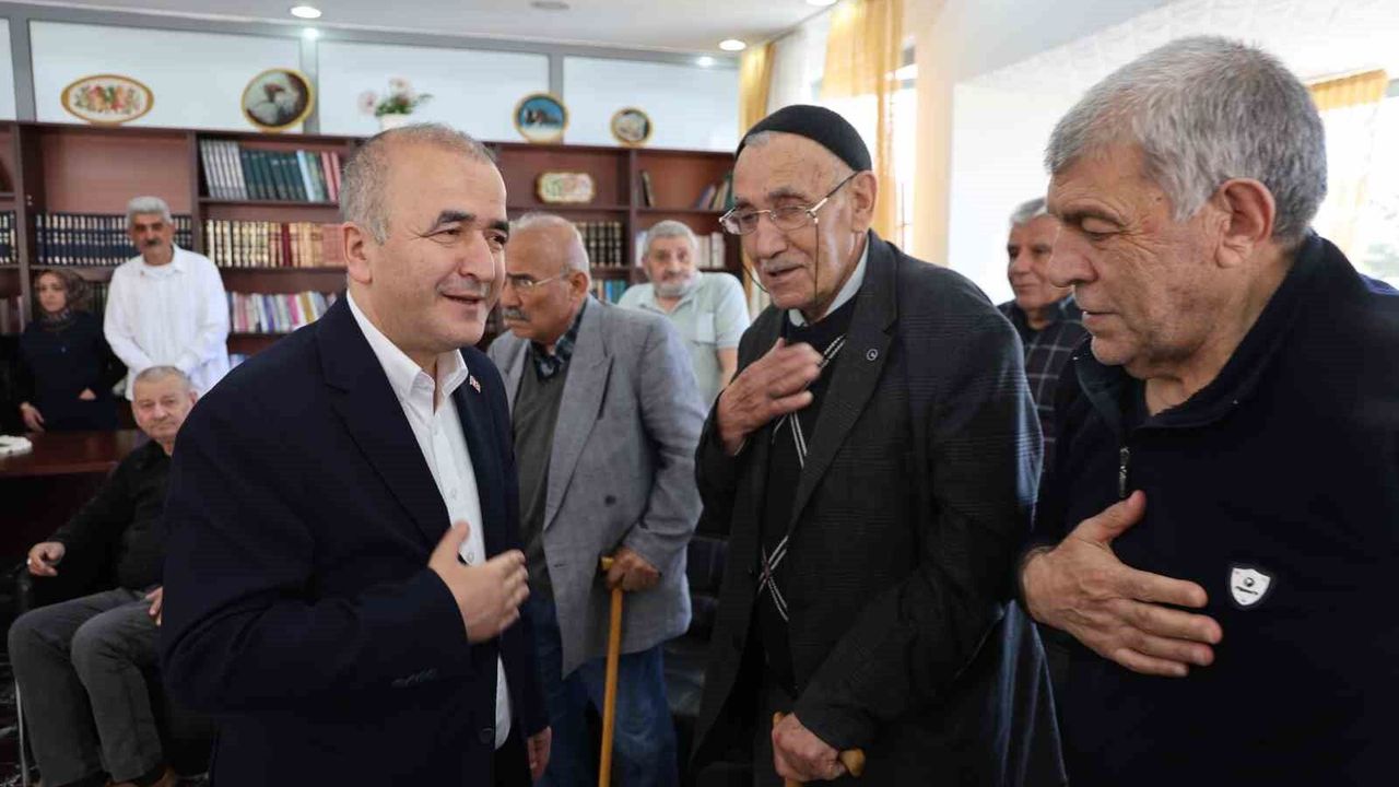 VALİ HATİPOĞLU HUZUREVİ SAKİNLERİYLE BİR ARAYA GELDİ