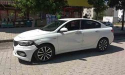 ELAZIĞ'DA MOTOSİKLET İLE OTOMOBİL ÇARPIŞTI: 1 YARALI 