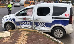 ELAZIĞ’DA POLİS ARACI İLE OTOMOBİL ÇARPIŞTI: 2 POLİS YARALANDI 