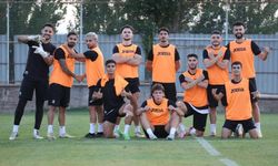 ELAZIĞSPOR, 21 FUTBOLCUYLA VAN’A GİTTİ