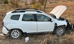 ELAZIĞ’DA OTOMOBİL ŞARAMPOLE YUVARLANDI: 3 YARALI