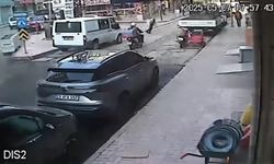 YOLDA DENGESİNİ KAYBEDİP DÜŞEN YAŞLI ADAMA MOTOSİKLET ÇARPTI