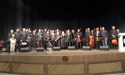 FÜ'DE AKADEMİSYENLER KOROSU SERGİLENDİ