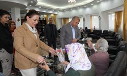 HUZUREVİNDEKİ YAŞLI KADININ VALİYE SÖZLERİ GÖNÜLLERİ ISITTI