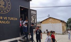 GEZEN SİNEMA TIRI BASKİL'Lİ ÇOCUKLARLA BULUŞTU