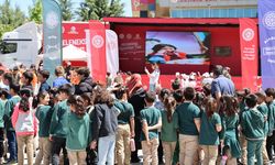 "GELENEKSEL OYUN TIRI" ÇOCUKLARI DOYASIYA EĞLENDİRDİ