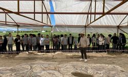 ÖĞRENCİLER TARİHİ MOZAİĞİ İNCELEDİ
