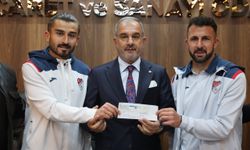 ELAZIĞ TSO'DAN ELAZIĞSPOR'A 10 MİLYON LİRALIK ÇEK