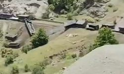 BAKIR CEVHERİ TAŞIYAN VAGONLAR DEVRİLDİ