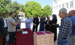 ÜRETİCİLERE İPEK BÖCEĞİ LARVASI DAĞITILDI