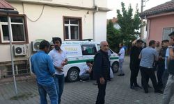 BABASINI ÖLDÜRDÜ, ANNESİNİ AĞIR YARALADI