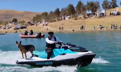 SAHİBİ İLE JET SKİ TURU ATTI