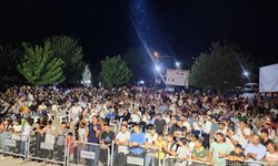 KONSERDE EĞLENDİLER