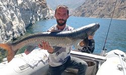 AMATÖR BALIKÇI DEV ŞABUT YAKALADI