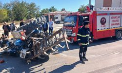 TRAKTÖR DEVRİLDİ: 2 YARALI