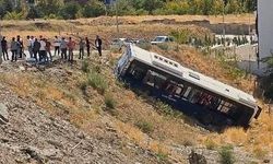 PARK HALİNDEYKEN ŞARAMPOLE YUVARLANDI