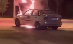 SEYİR HALİNDEKİ OTOMOBİL ALEV ALDI