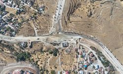 ELAZIĞ'DA YOL GENİŞLETME ÇALIŞMALARI SÜRÜYOR