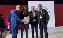 TÜRK KUAFÖR İNGİLTERE'DE DÜNYA SAHNESİNDE