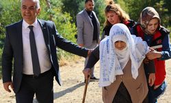 HUZUREVİ SAKİNİ SAADET TEYZENİN DUYGU DOLU ANLARI