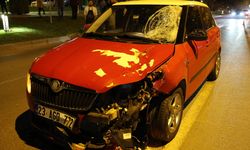 OTOMOBİL YAYALARA ÇARPTI: 2YARALI