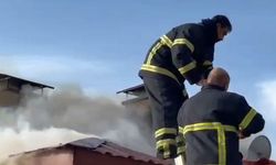 ÇATI YANGININA MÜDAHALE EDİLDİ