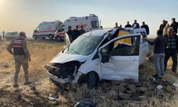 TİCARİ ARAÇ TARLAYA UÇTU