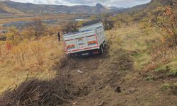 KAMYONET ŞARAMPOLE UÇTU