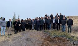 SİVRİCE'DE ÖĞRETMENLER GÜNÜ'NDE ANLAMLI ETKİNLİK