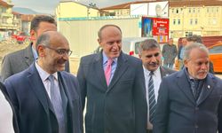 YRP GENEL BAŞKAN YARDIMCISI ÖZTÜRK İLE MKYK ÜYESİ GÜL TOKATLI VATANDAŞLARLA BİR ARAYA GELDİ