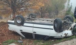 OTOMOBİL TAKLA ATTI: 1 YARALI