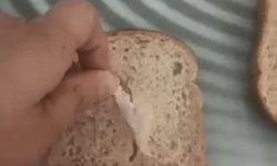 EKMEĞİN İÇERİSİNDEN POŞET ÇIKTI