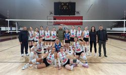 KADIN VOLEYBOL TAKIMI, DOLUDİZGİN GİDİYOR