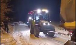 YOLDA KALAN TIR, KONVOY HALİNDE ÇEKİLEREK KURTARILDI