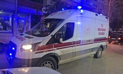 MOTOSİKLET YAYAYA ÇARPTI: 2 YARALI