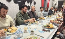 ÇALIŞAN ÖĞRENCİLERLE SAHURDA BULUŞTU