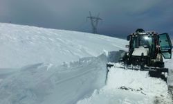 KAPALI KÖY YOLLARI ULAŞIMA AÇILDI