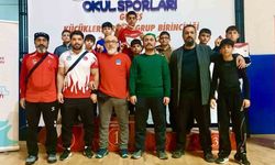 KÜÇÜK GÜREŞÇİLERDEN BÜYÜK BAŞARI