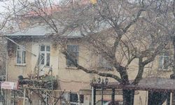 TARİHİ HARPUT'TA NİSANDA KAR SÜRPRİZİ