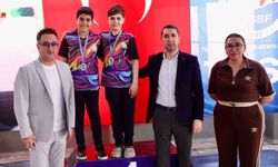 YÜZMEDE ELAZIĞ'A 19 MADALYA