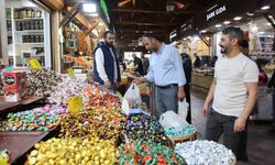 KAPALI ÇARŞI YOĞUN GÜNLERİNDEN BİRİNİ DAHA YAŞIYOR