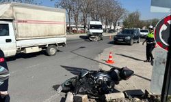 MOTOSİKLET İLE MİNİBÜS ÇARPIŞTI