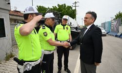 POLİS MEMURLARIYLA BİR ARAYA GELEREK BAYRAMLAŞTI
