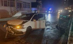 ZİNCİRLEME TRAFİK KAZASINDA 3 KİŞİ YARALANDI