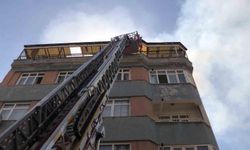 5 KATLI BİNANIN ÇATISINDA YANGIN
