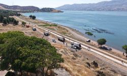HAZAR GÖLÜ ÇEVRESİNDE TEMİZLİK ÇALIŞMASI